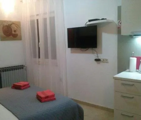Mala Plaža *